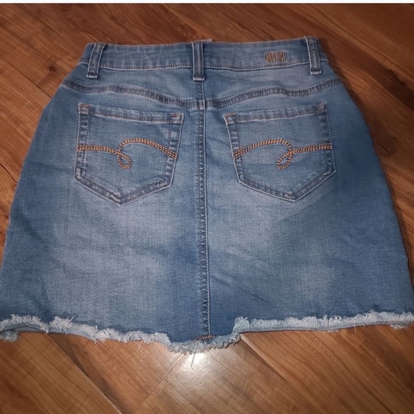 Justice skirt - Picture 2 of 2